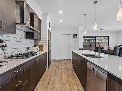 17 George Hibbert Road, Madora Bay WA 6210