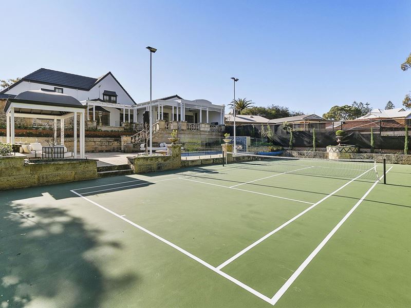 4 Henderson Drive, Kallaroo WA 6025