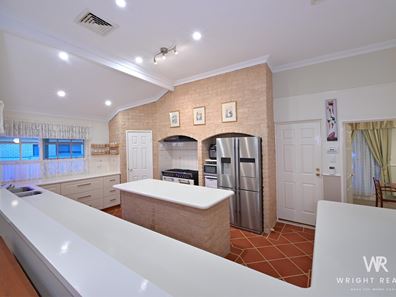 18 Heysen Crest, Woodvale WA 6026