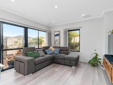 2/10 Salamanca Turn, Clarkson WA 6030