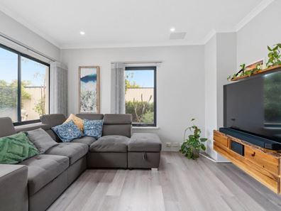 2/10 Salamanca Turn, Clarkson WA 6030