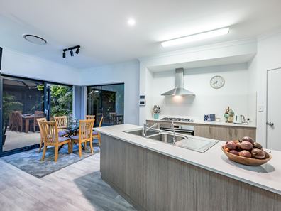 67 Cosmia Grove, Jindalee WA 6036