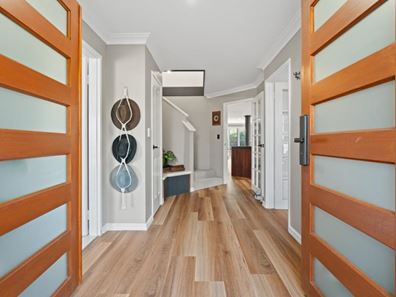 10 Santa Cruz Parkway, Secret Harbour WA 6173