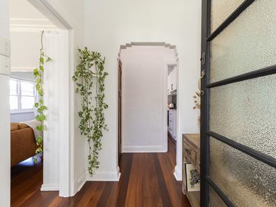 7 Highlands Road, North Perth WA 6006
