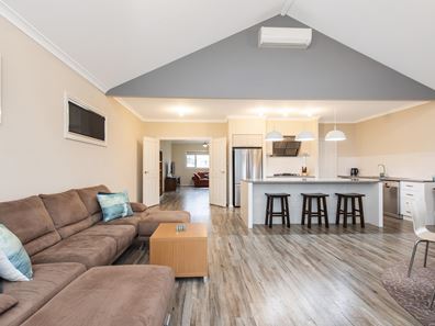 24 Barrett-Lennard Drive, Ledge Point WA 6043