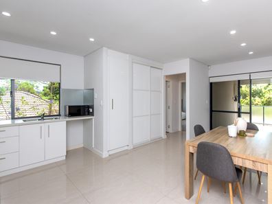 4/92 Surrey Road, Rivervale WA 6103