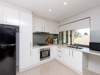 4/92 Surrey Road, Rivervale WA 6103