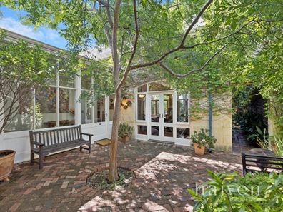 33 Swan Street, Mosman Park WA 6012