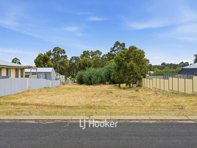 30 Simpson Street, Collie WA 6225