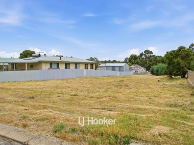30 Simpson Street, Collie WA 6225