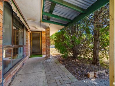 4 Redross Court, Armadale WA 6112