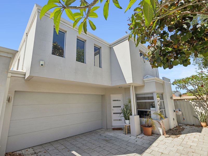 61D Hillsborough Drive, Nollamara WA 6061