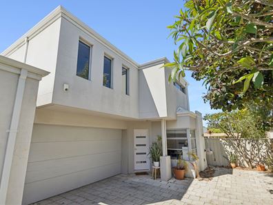 61D Hillsborough Drive, Nollamara WA 6061