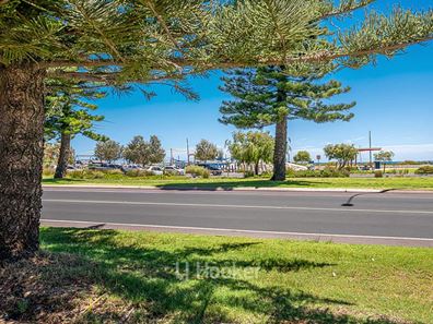 1/752 Koombana Drive, Bunbury WA 6230