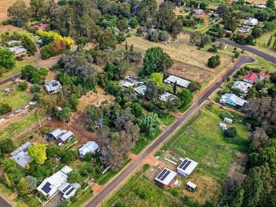 31 Roberts Street, Balingup WA 6253