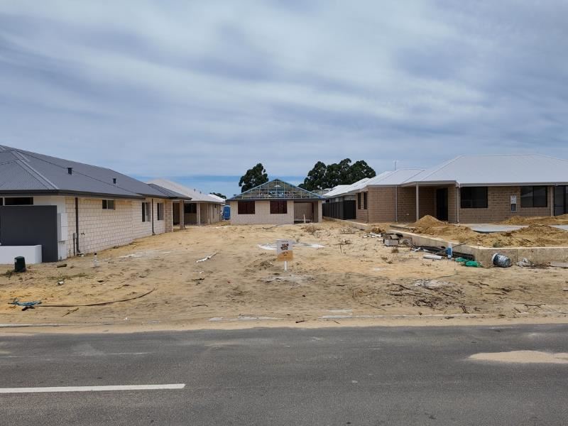 19 Grazier Way, Piara Waters WA 6112