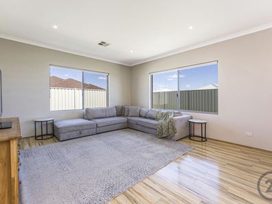 4 Woolibar Road, Golden Bay WA 6174
