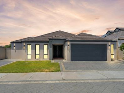 10 Birmingham Way, Darch WA 6065