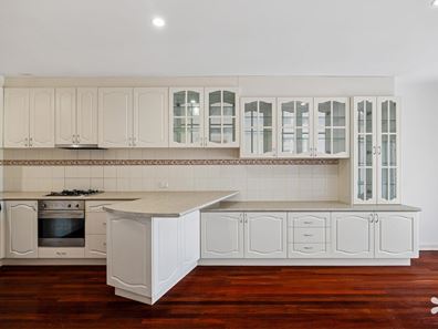 22 Bladon Way, Swan View WA 6056