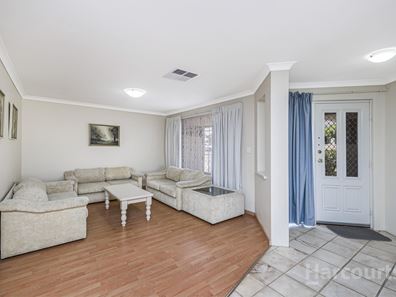 42 Cadoux Loop, Hocking WA 6065