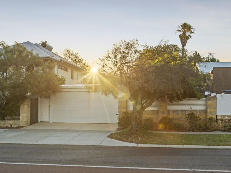 72 Kitchener Street, Trigg WA 6029