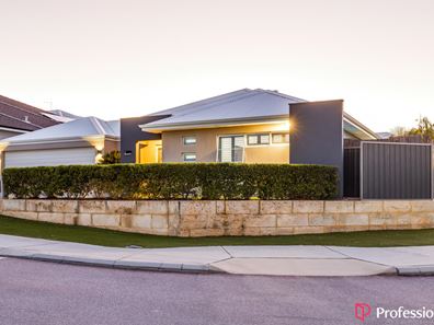 2 Perugino Avenue, Landsdale WA 6065