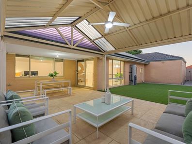 14 Dangerfield Grove, Canning Vale WA 6155