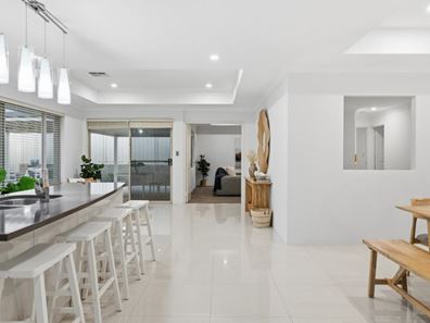 14 Dangerfield Grove, Canning Vale WA 6155