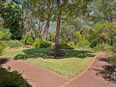 3 Carlisle Road, Kalamunda WA 6076