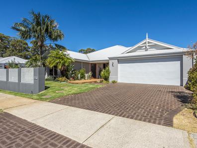40 Claiborne Road, Secret Harbour WA 6173