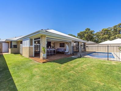 40 Claiborne Road, Secret Harbour WA 6173