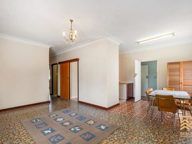 55 Cross Street, Queens Park WA 6107