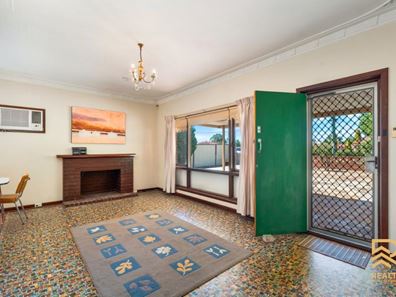 55 Cross Street, Queens Park WA 6107