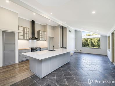 6 Plover Way, Kingsley WA 6026