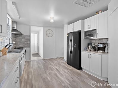 36 Carrick Road, Mount Richon WA 6112