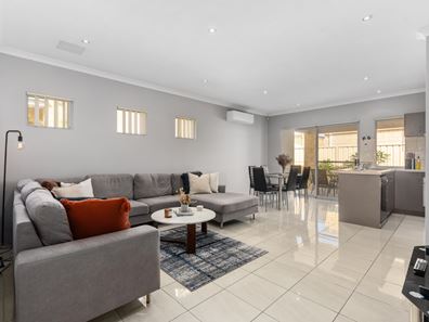 21 Carnation Street, Canning Vale WA 6155