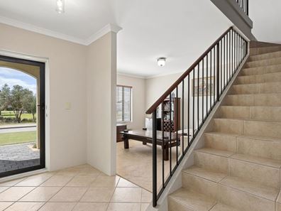 10 Hewson Way, Port Kennedy WA 6172