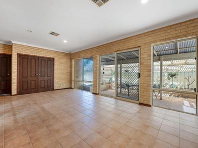 21 Broadbank Lane, Beachlands WA 6530