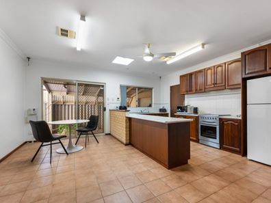 21 Broadbank Lane, Beachlands WA 6530