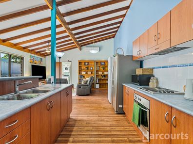 8 Mitchell Road, Preston Beach WA 6215