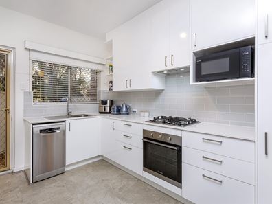 1/57 Park Street, Como WA 6152