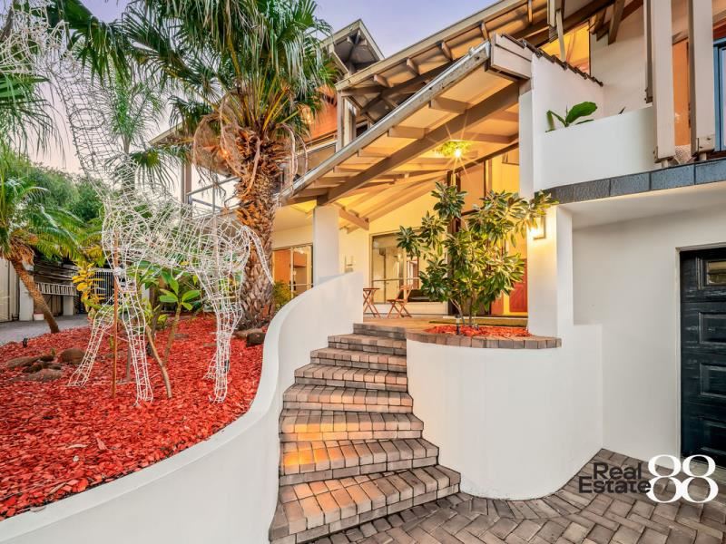 6 Muir Place, Booragoon