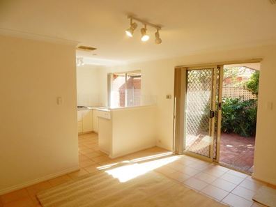 2/42 Dover Road, Scarborough WA 6019
