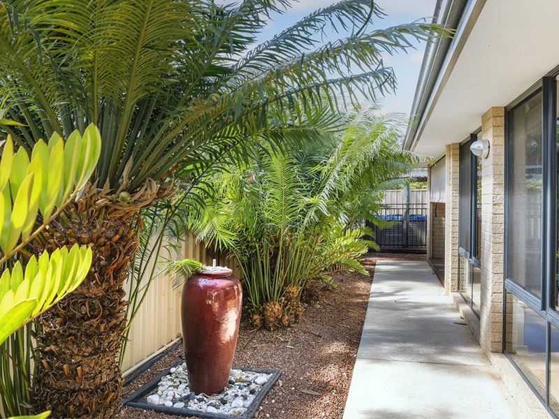 4 Stockyard Lane, Geographe