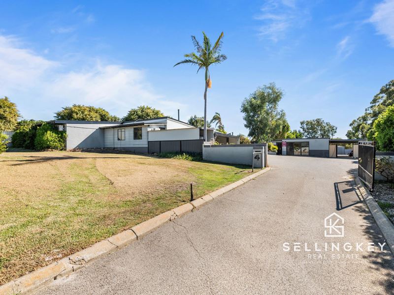 4 CRUFTS WAY, Canning Vale WA 6155