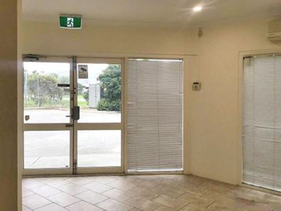 4/261 Camboon Road, Malaga WA 6090