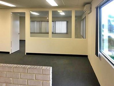 4/261 Camboon Road, Malaga WA 6090