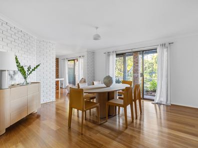 17 Harrington Crescent, Leeming WA 6149