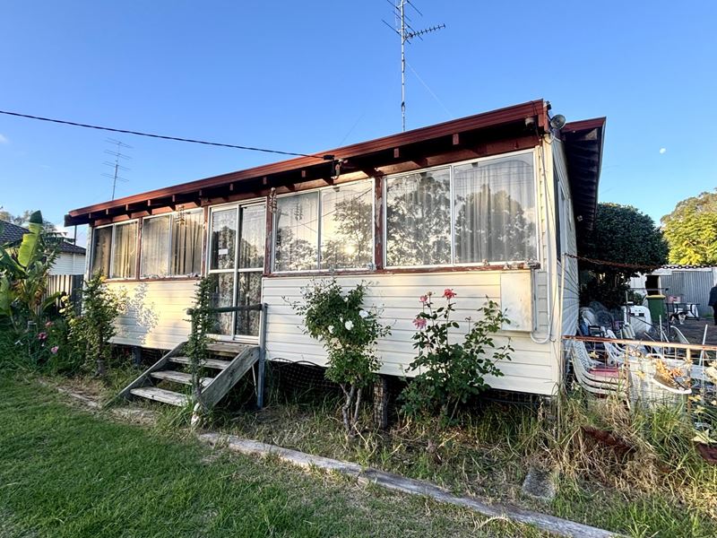 14 Sutton Street, Waroona WA 6215