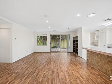13A Henning Crescent, Manning WA 6152